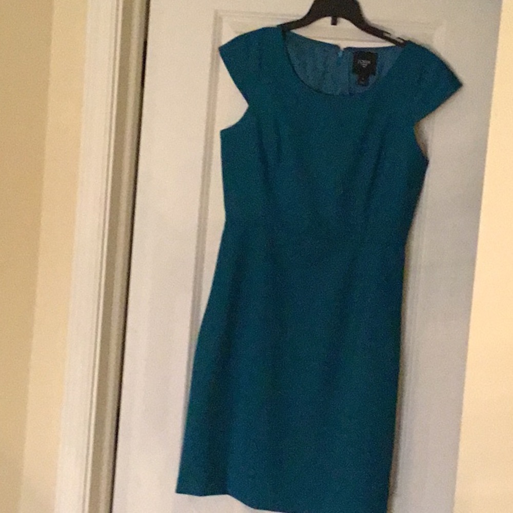 Dress size 6 cap sleeve.